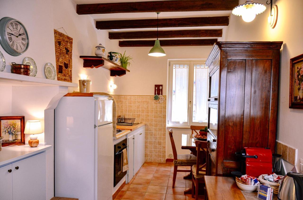 Casetta Sulla Vallata Pitigliano Bagian luar foto