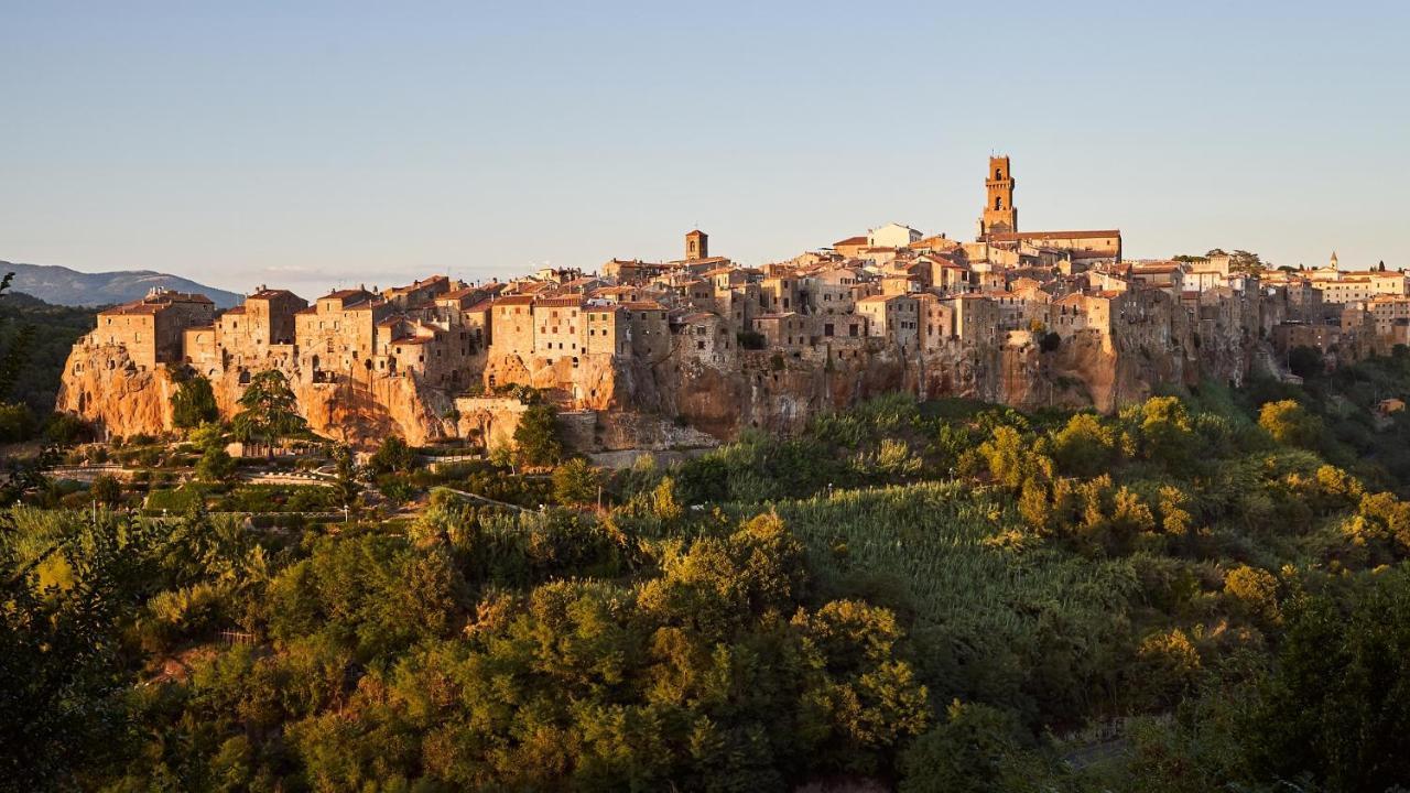 Casetta Sulla Vallata Pitigliano Bagian luar foto